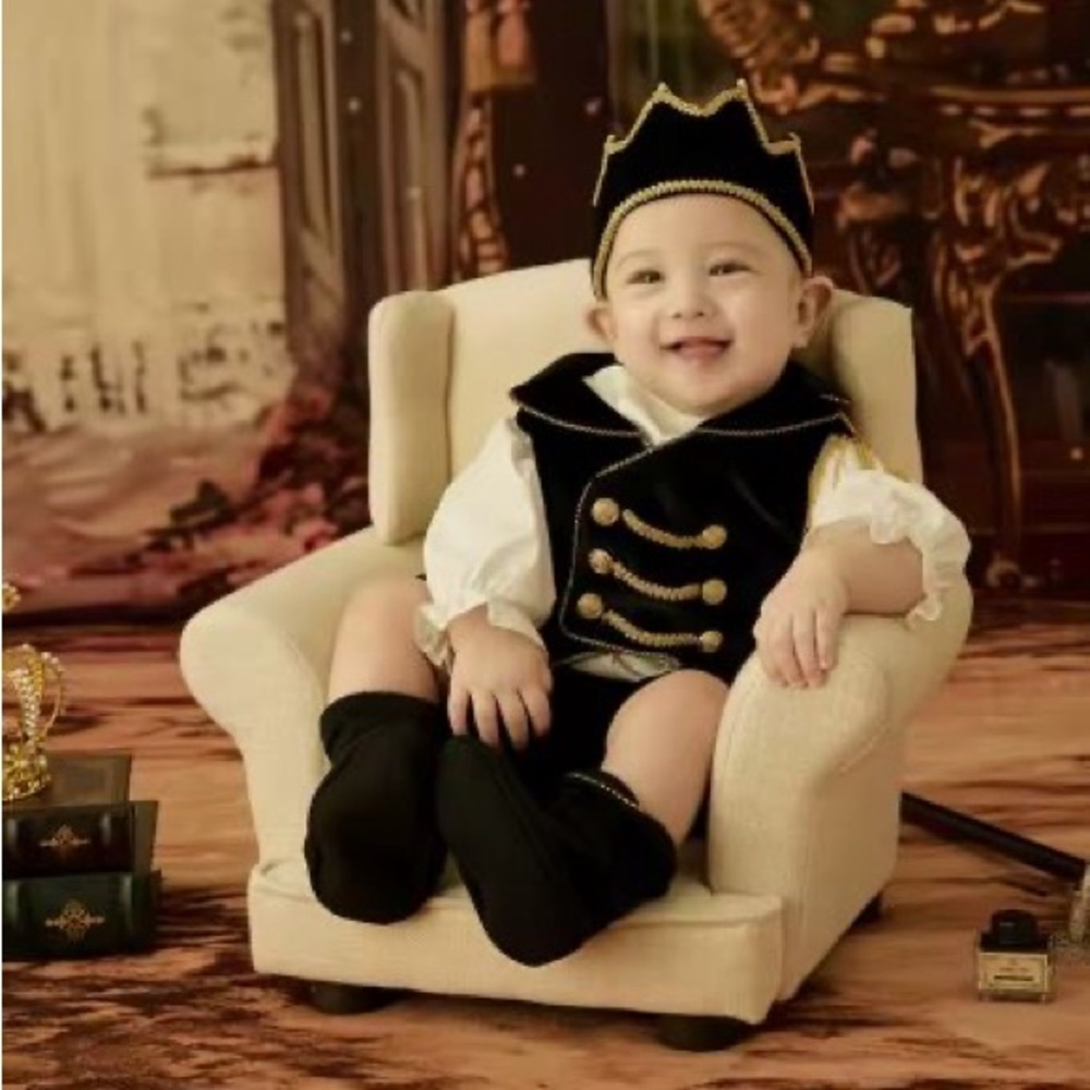Baby King or Prince Costume Set for Halloween or Photoshoot - Picture 7 of 8